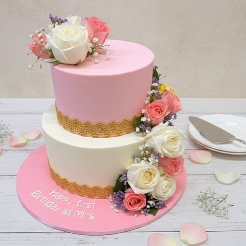 Engagement-or-wedding-anniversary-cake